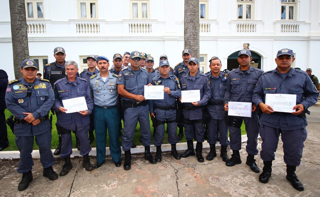 Foto-6_Gilson-Teixeira_20-04-2016-Premiação-por-apreensão-de-Arma-de-fogo-7-1024x631