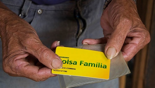 Cartão do Bolsa Família, que garante o recebimento mensal do benefício implantado pelo Governo Federal (Foto: Divulgação)