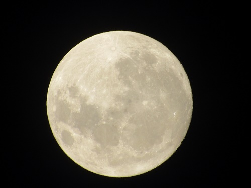 Super Lua. Foto tirada por Sandro Vagner - No quintal do blogueiro
